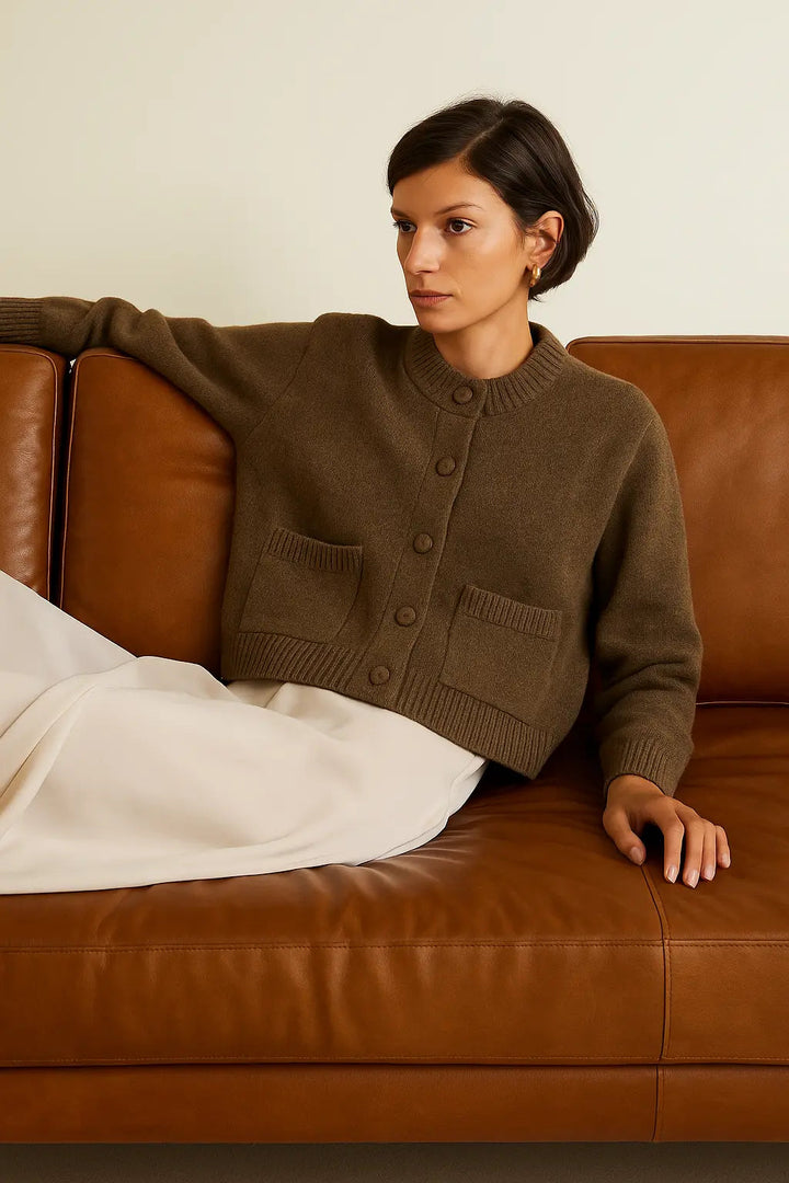 Auralie Comfy Cardigan – Ciepło z odrobiną elegancji
