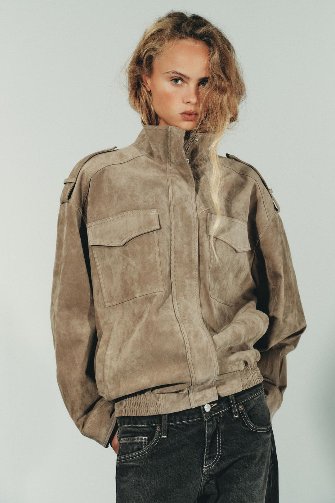 Livia Suede – Miękka. Ponadczasowa. Pełna charakteru